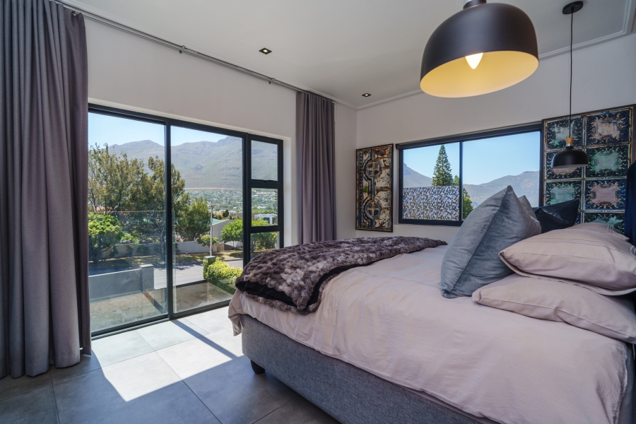 To Let 3 Bedroom Property for Rent in Hout Bay Western Cape
